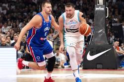  东契奇打美国队 