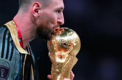 梅西迎来十赛季高光表现，加拿大队球迷沸腾！的简单介绍